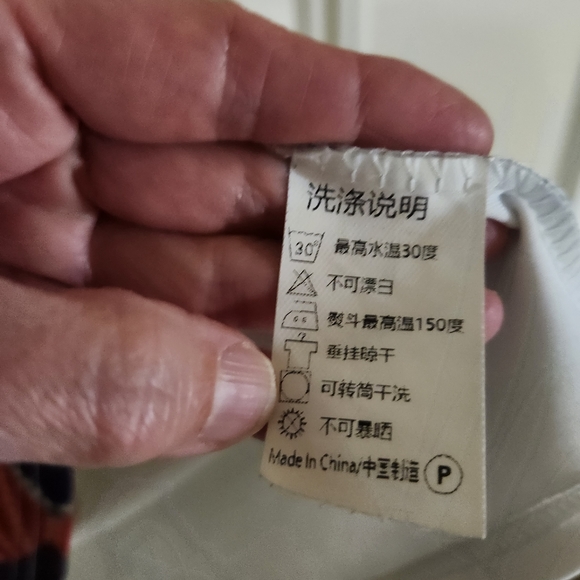 Cat-themed Harajuku top, size Medium.  Excellent used condition - Picture 8 of 11